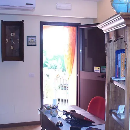 Etma فندق مبيت وإفطار SantʼAlfio