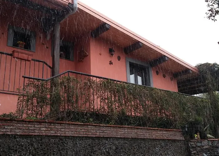 埃特玛酒店 住宿加早餐酒店 SantʼAlfio